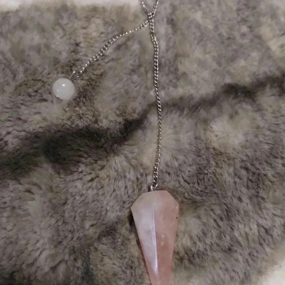 Rose quartz pendulum - Picture 4 of 6